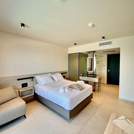 Eleia Seafront Rooms & Villas Pétra Eksteriør bilde