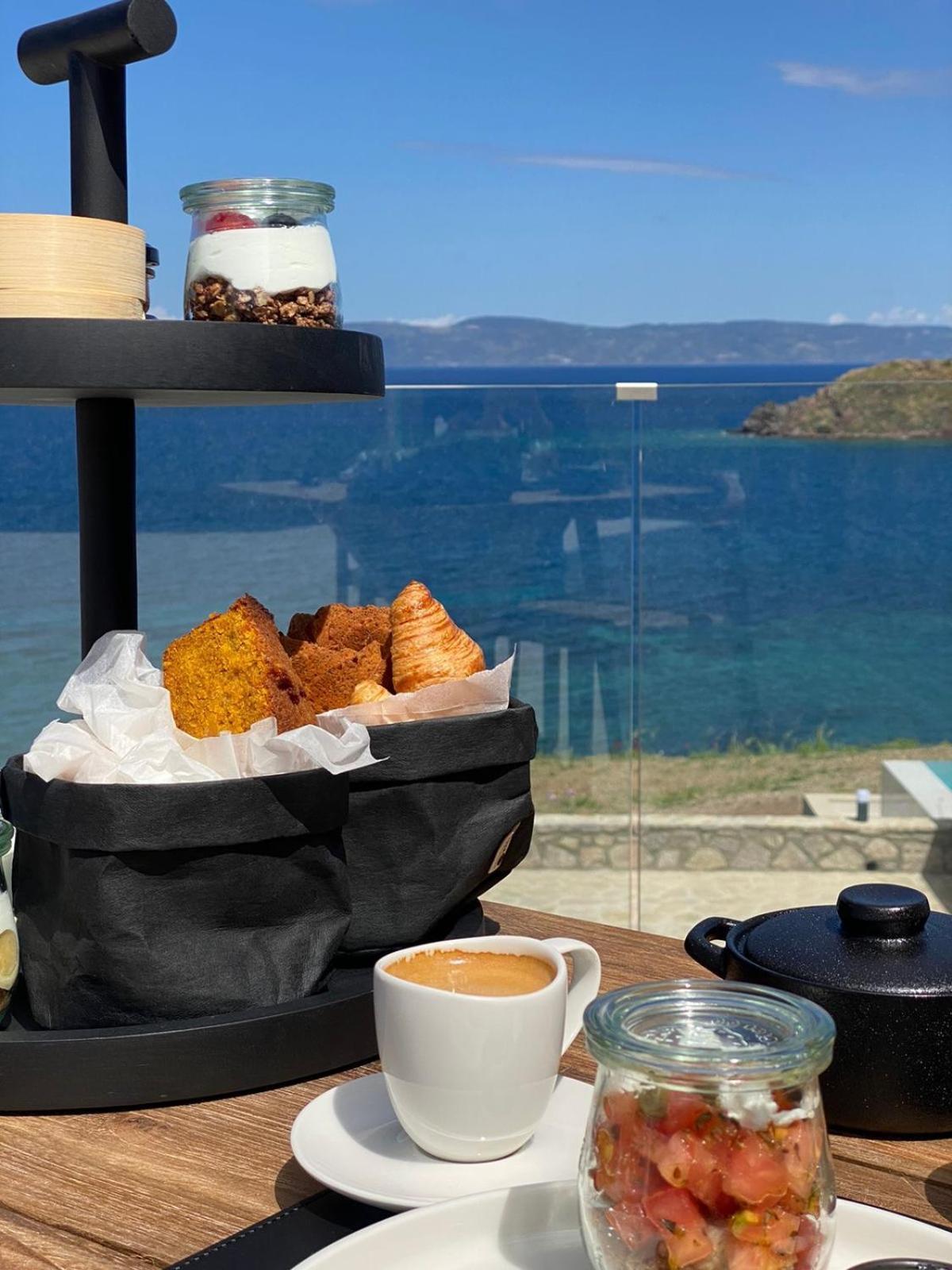 Eleia Seafront Rooms & Villas Pétra Eksteriør bilde