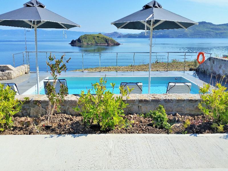 Eleia Seafront Rooms & Villas Pétra Eksteriør bilde