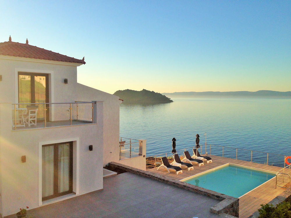 Eleia Seafront Rooms & Villas Pétra Eksteriør bilde