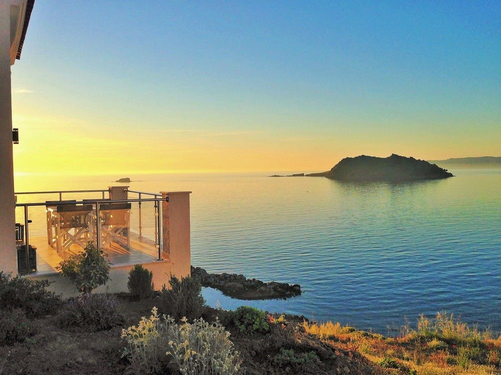 Eleia Seafront Rooms & Villas Pétra Eksteriør bilde