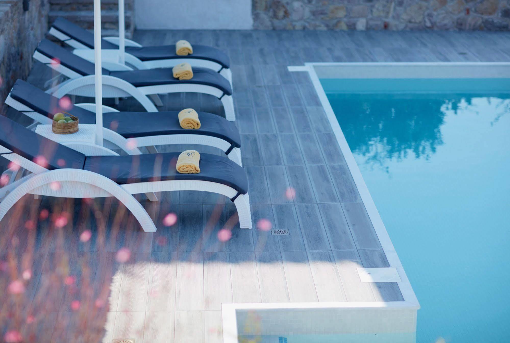 Eleia Seafront Rooms & Villas Pétra Eksteriør bilde